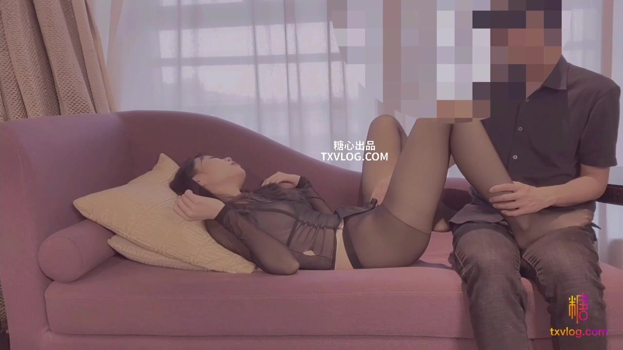 高颜值婀娜多姿曲线身材 长腿无内黑丝引爆荷尔蒙 终极献技侍奉性爱高潮 三招体位直接送上天